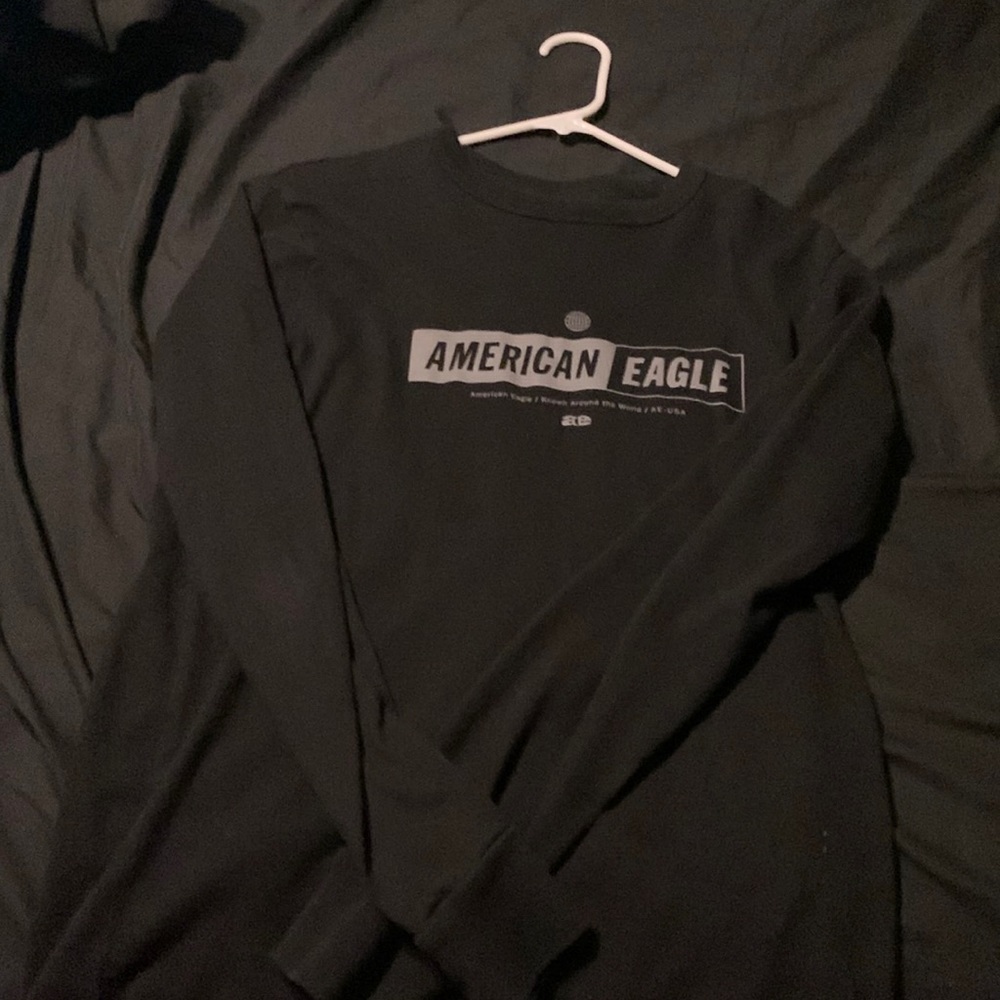 American Eagle Long Sleeve T  Men’s Small like new